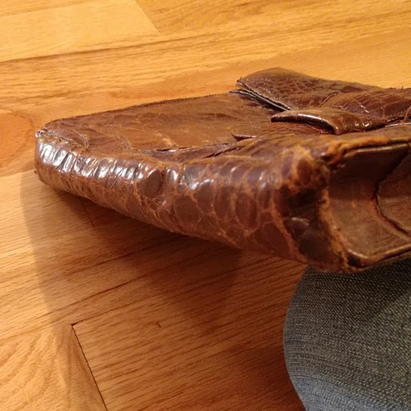 Vintage clutch...This clutch was my grandmother's. - Picture 4 of 7